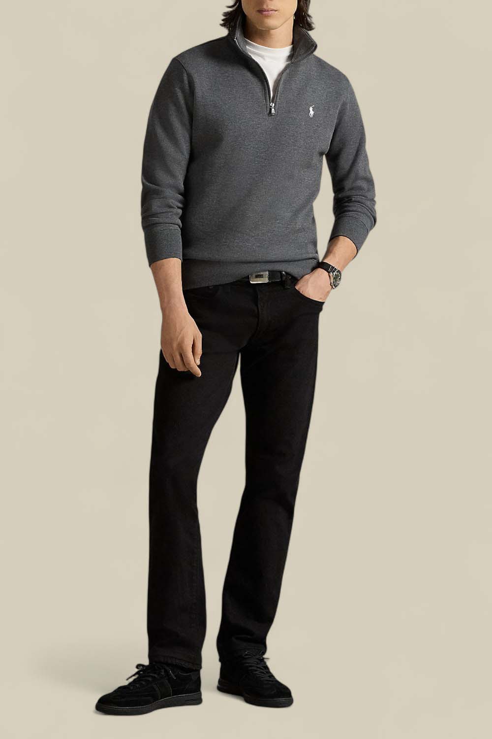 תמונת כל הלוק של סווטשירט